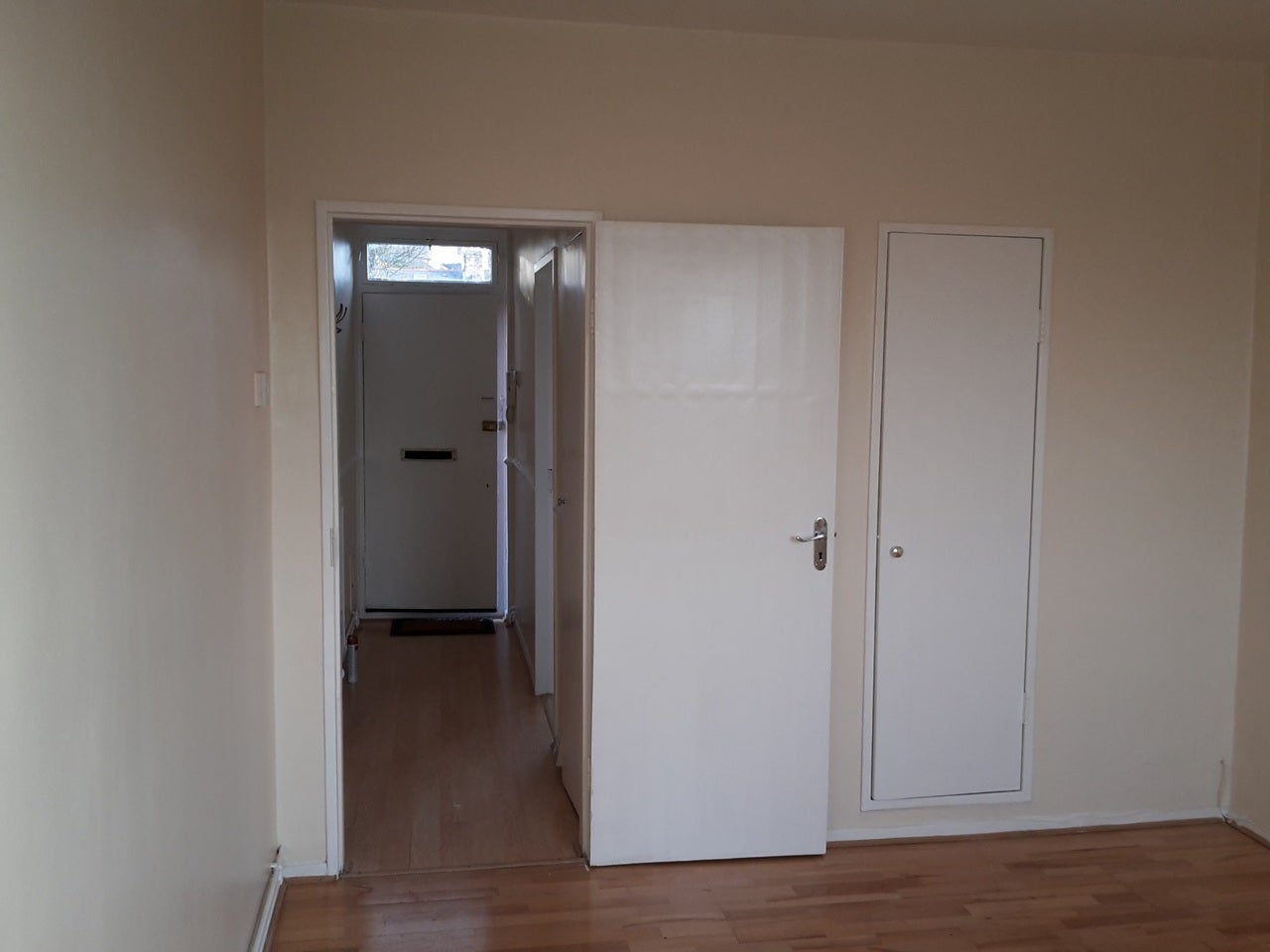 Flat Melford Road in Greater London