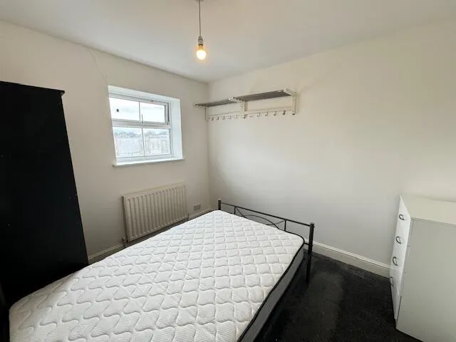 Flat Blackstock Road in Greater London