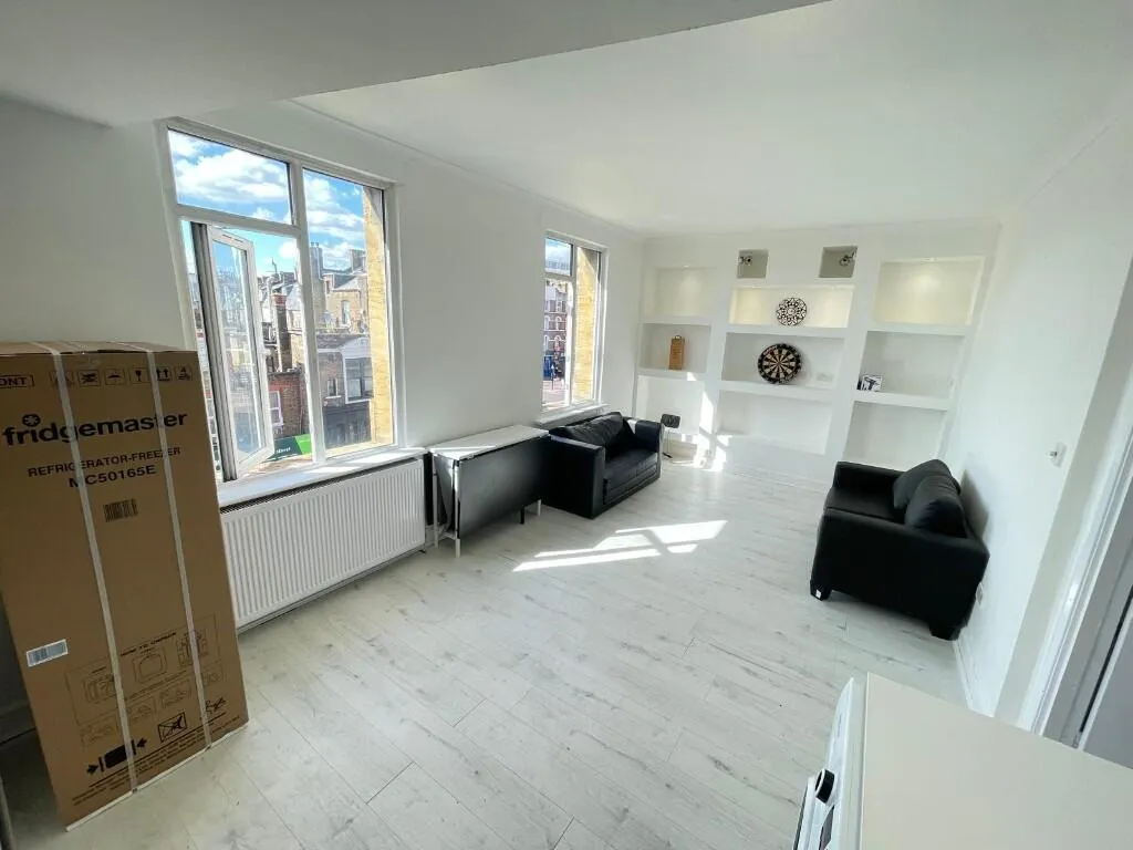 Flat Blackstock Road in Greater London