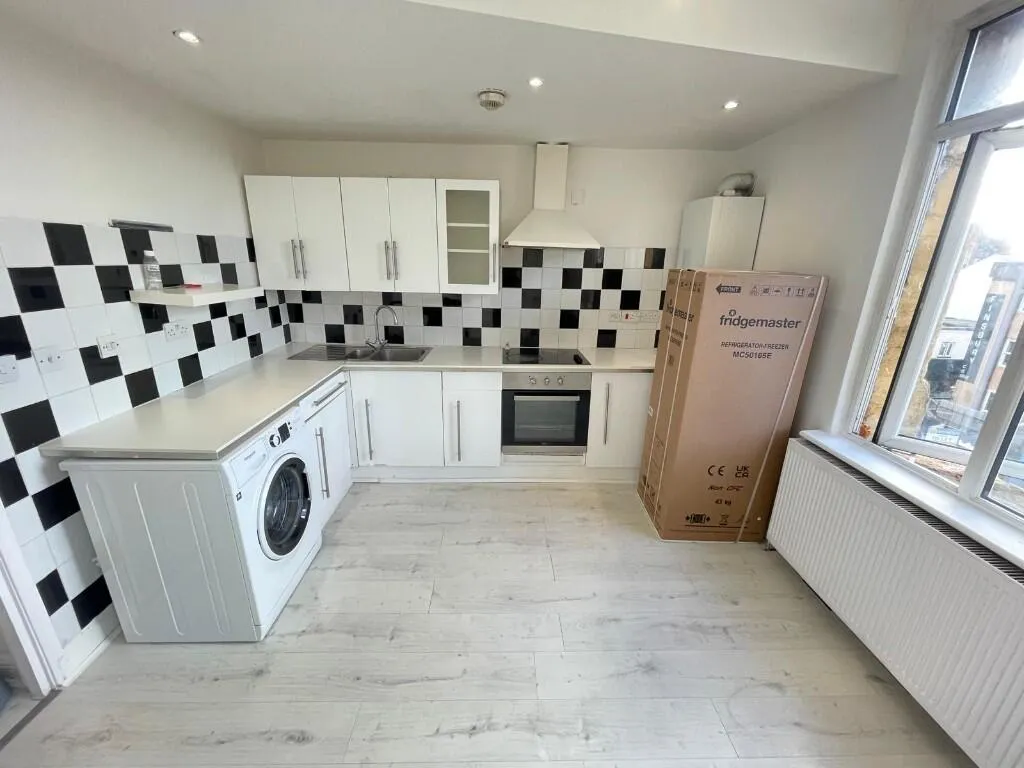 Flat Blackstock Road in Greater London