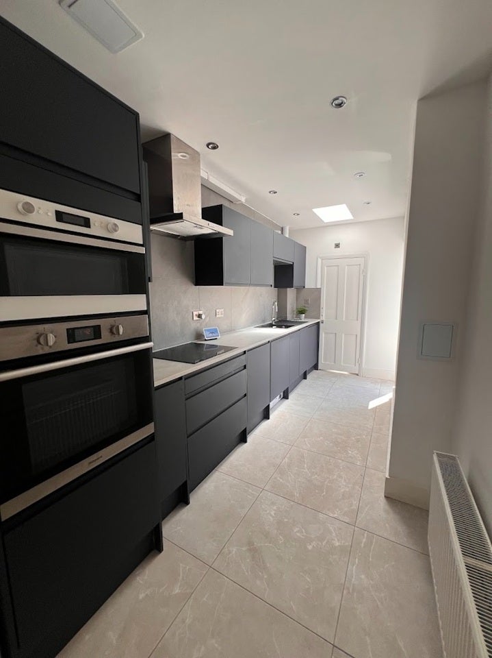 Room Morland Road in Greater London