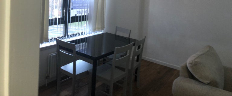 Flat Middlesex Gardens in Glasgow