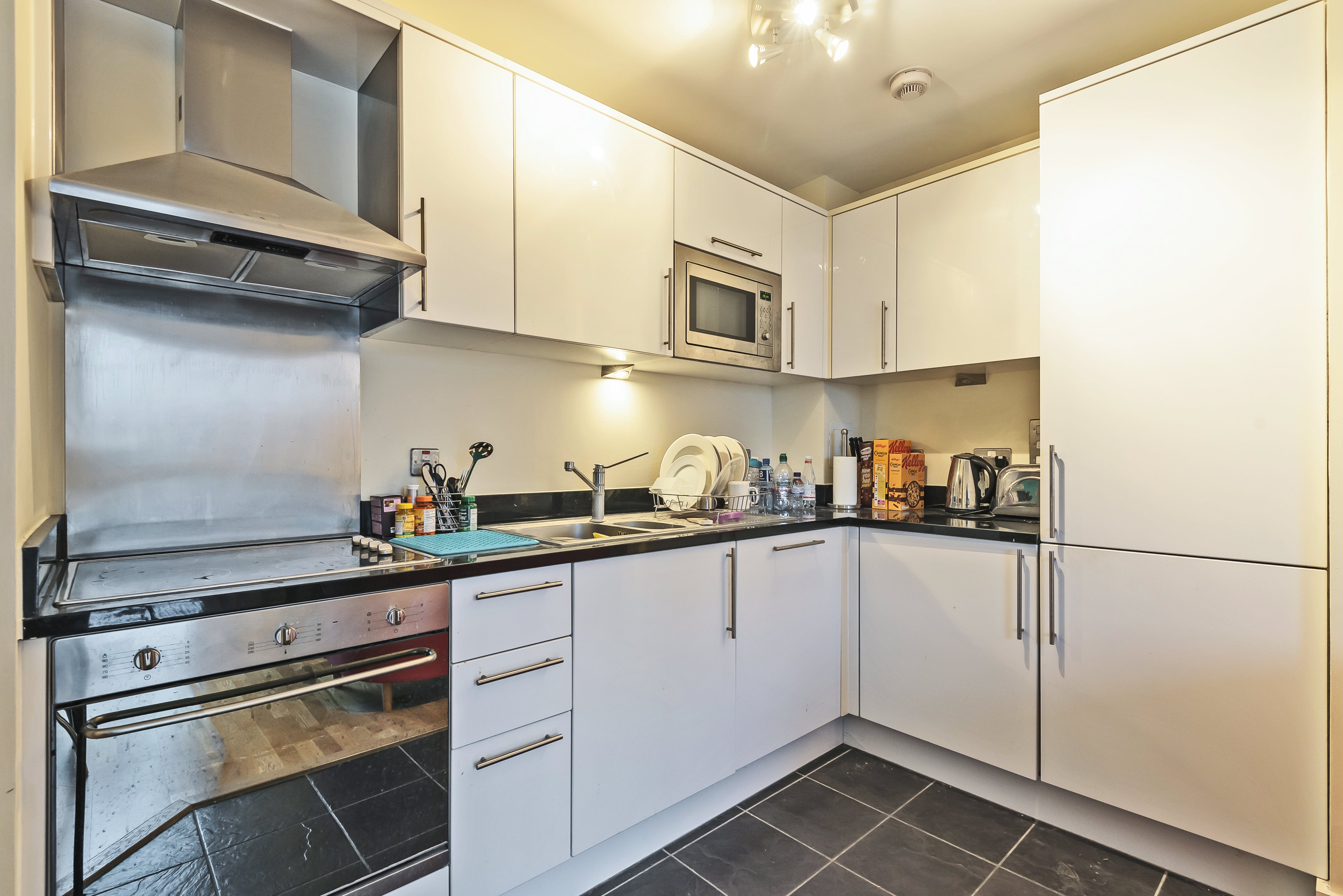 Flat Prestons Road in Greater London