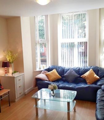 Flat Brighton Grove in Manchester