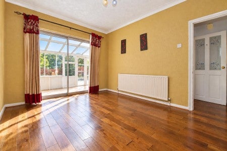 House Chadville Gardens in Greater London