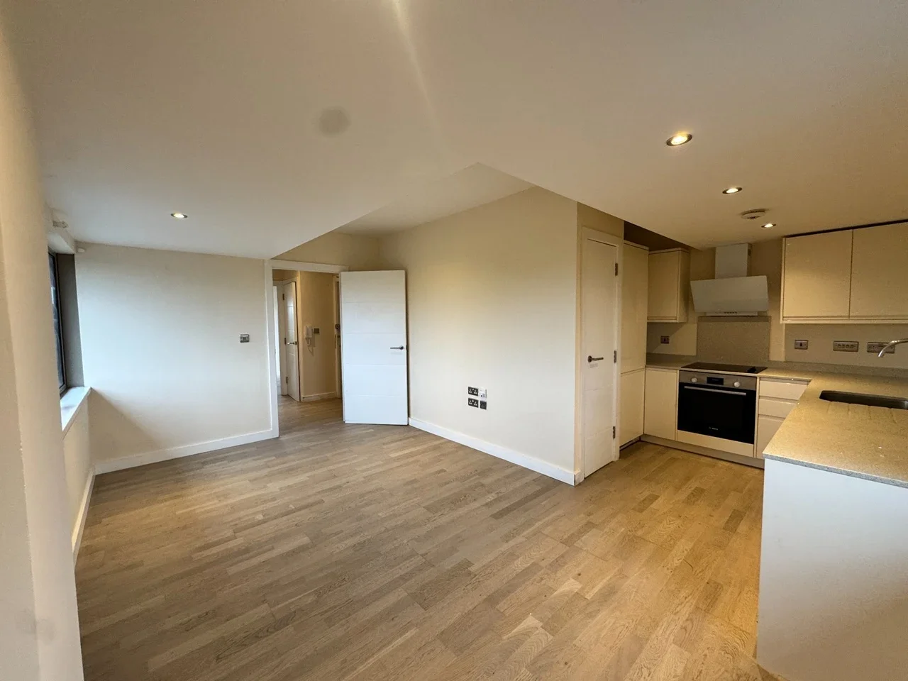 Flat Cleeve Road in Mole Valley