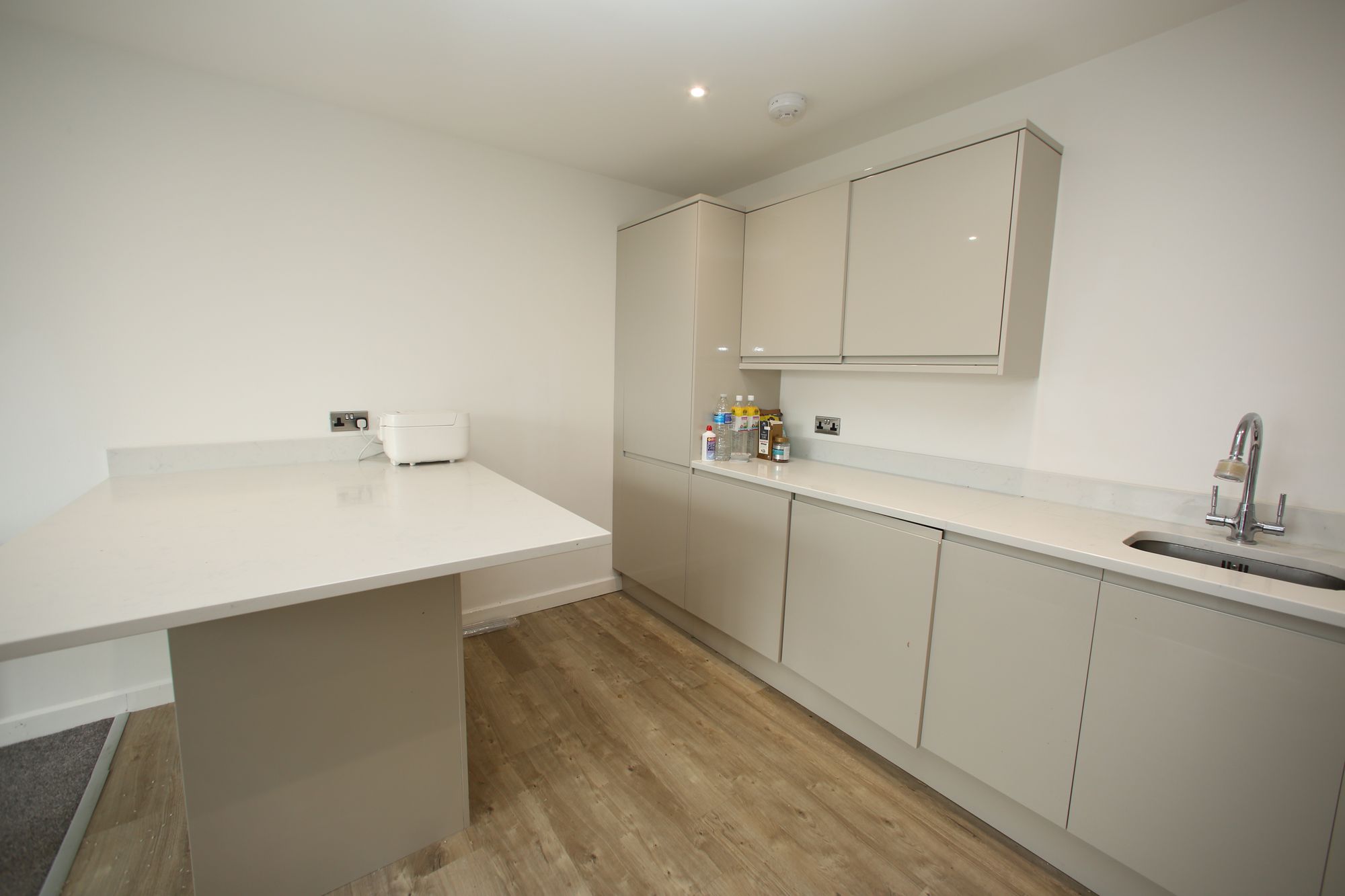 Flat Leicester Place in Leeds