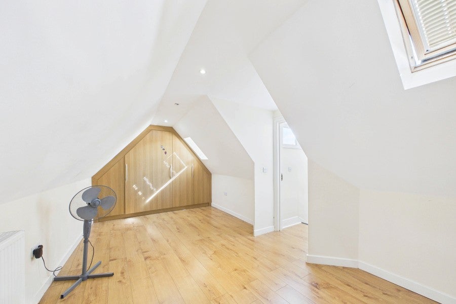 Flat Queens Road in Rushmoor