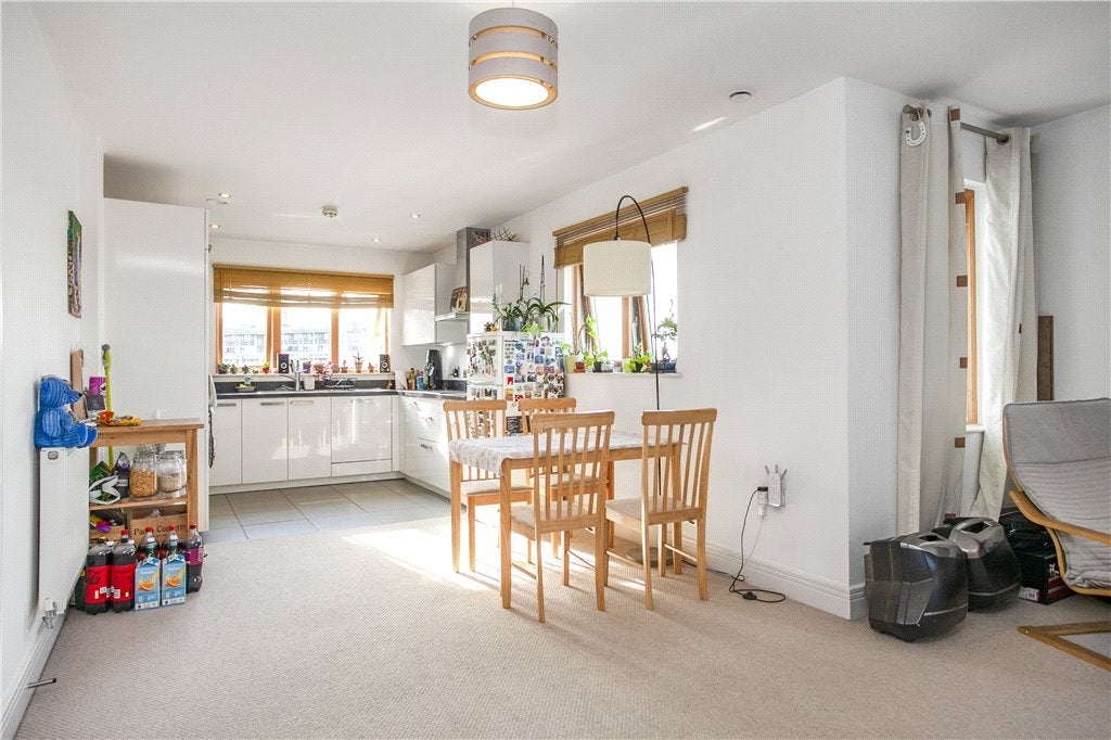Flat Vitali Close in Greater London