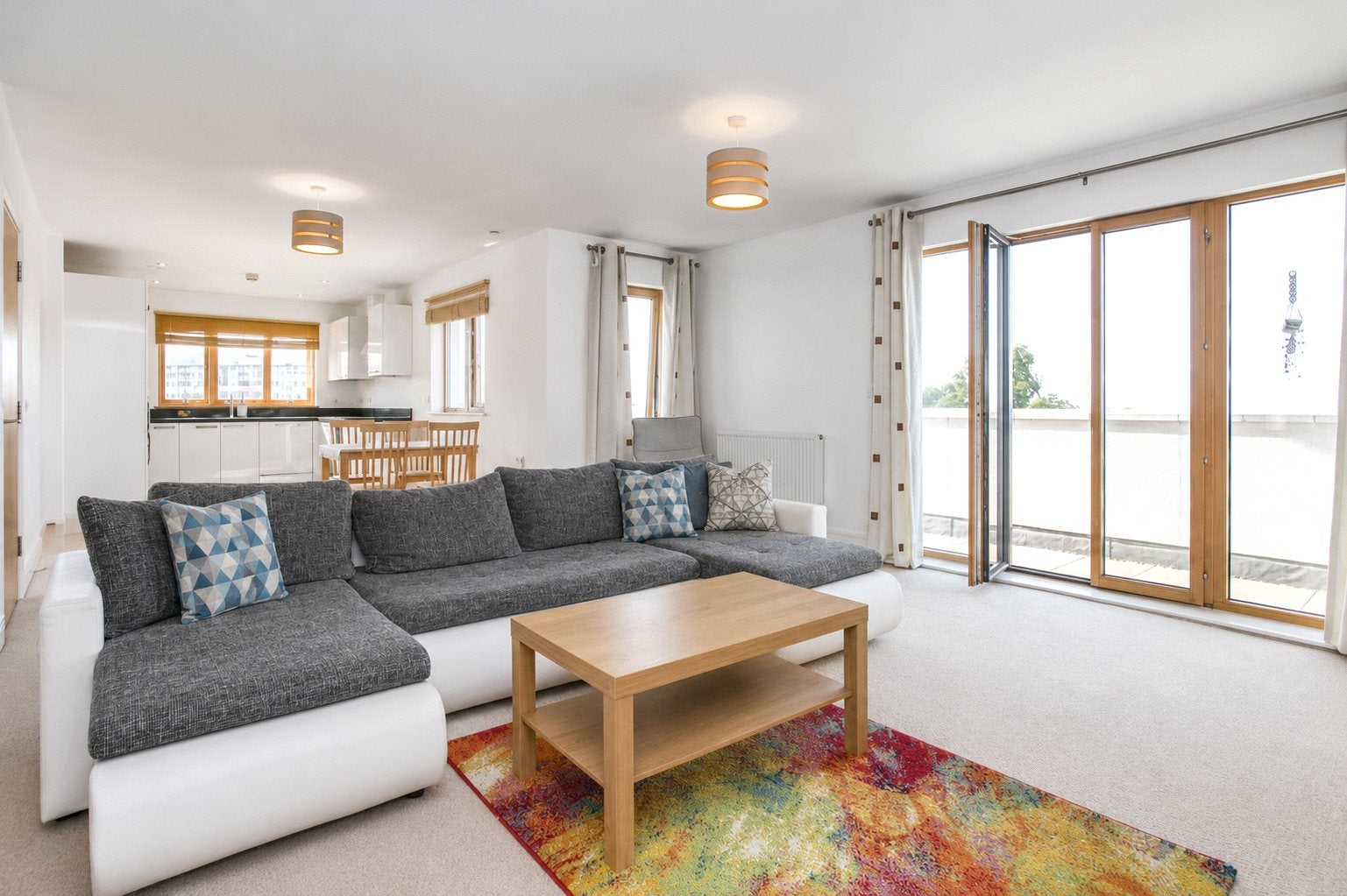 Flat Vitali Close in Greater London