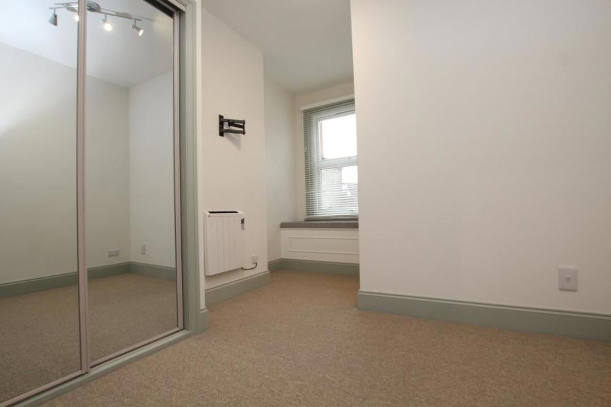 Flat Cranbrook Road in Bristol