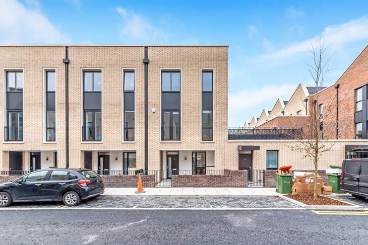 House Cadence Way in Greater London
