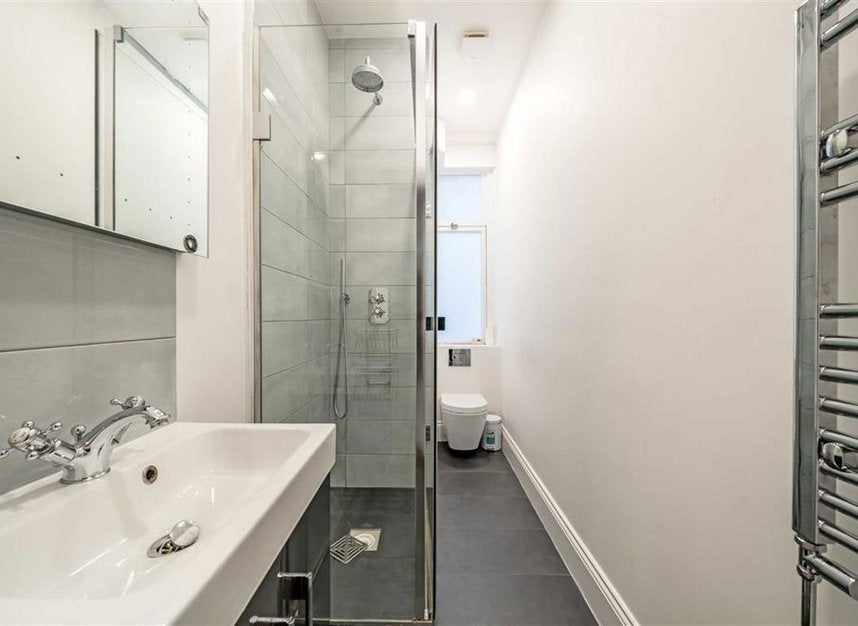 Flat Ridgmount Gardens in Greater London