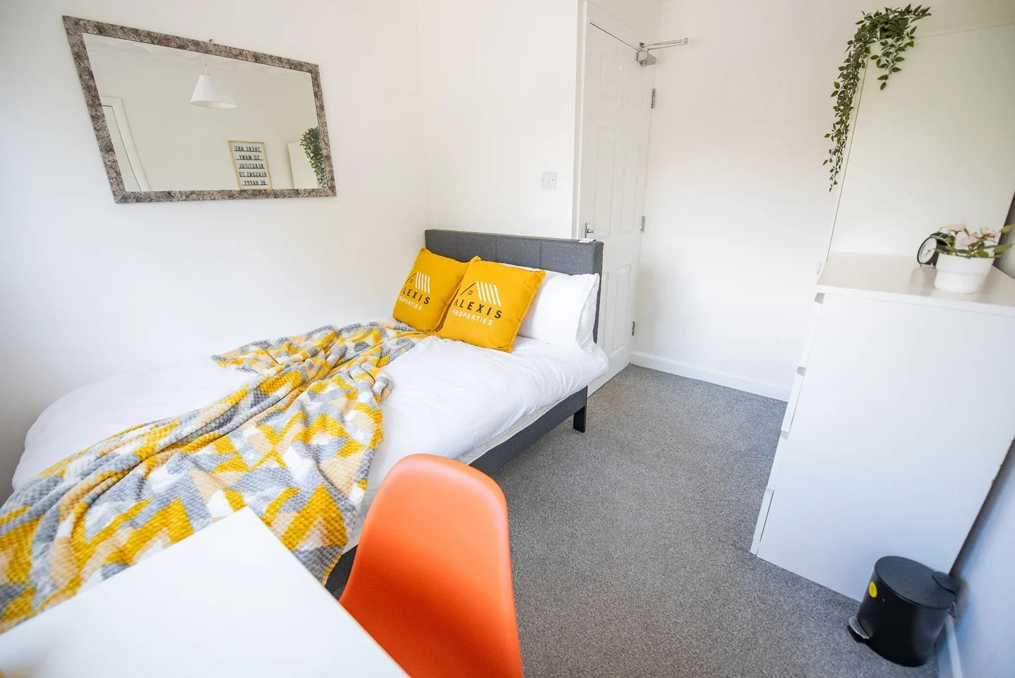 Room Castle Road in Portsmouth
