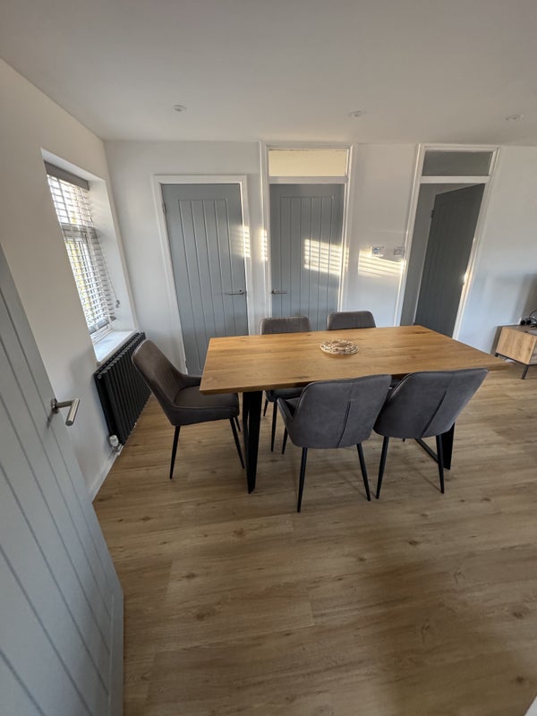Room Sandpiper Road in West Suffolk