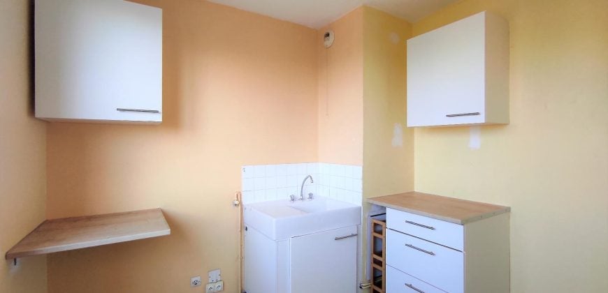 Flat Allée Athéna in Villeurbanne