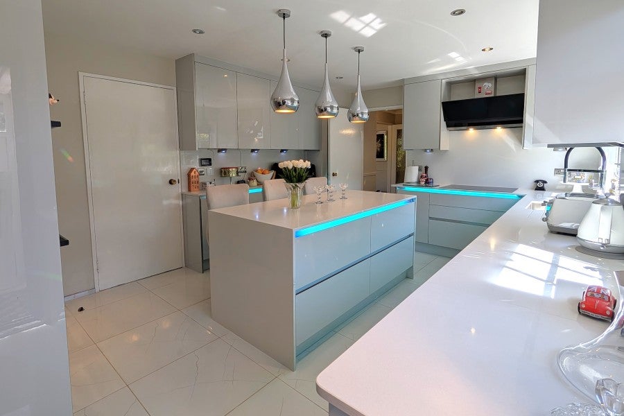 House Malthouse Lane in Surrey Heath