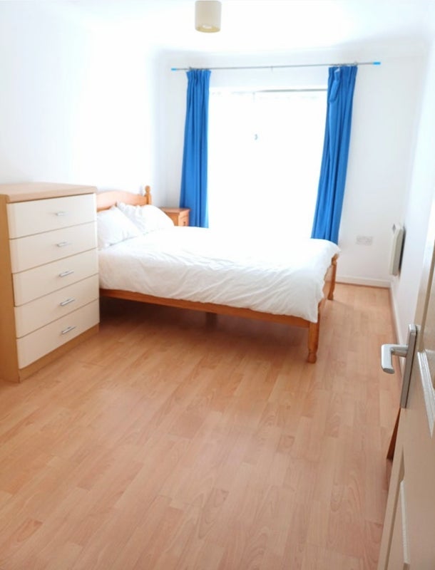 Room Westferry Road in Greater London