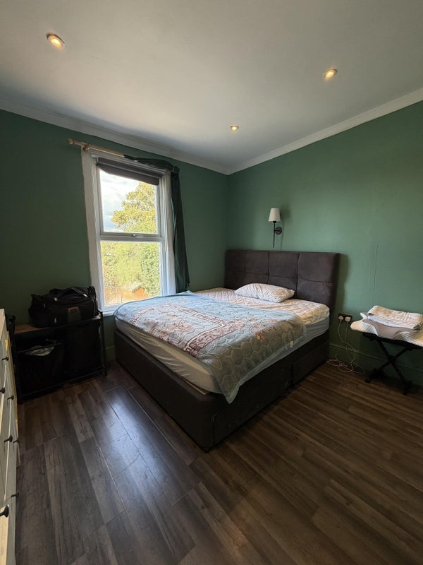 Room Langdale Road in Greater London