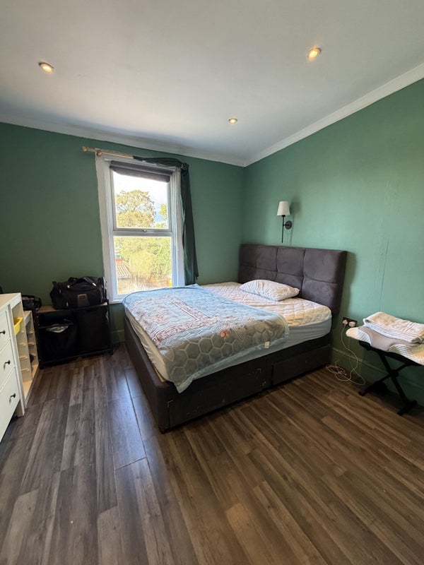 Room Langdale Road in Greater London