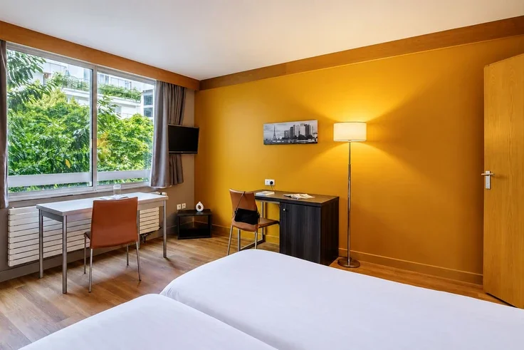 Appartement Rue d'Oradour-sur-Glane à Paris