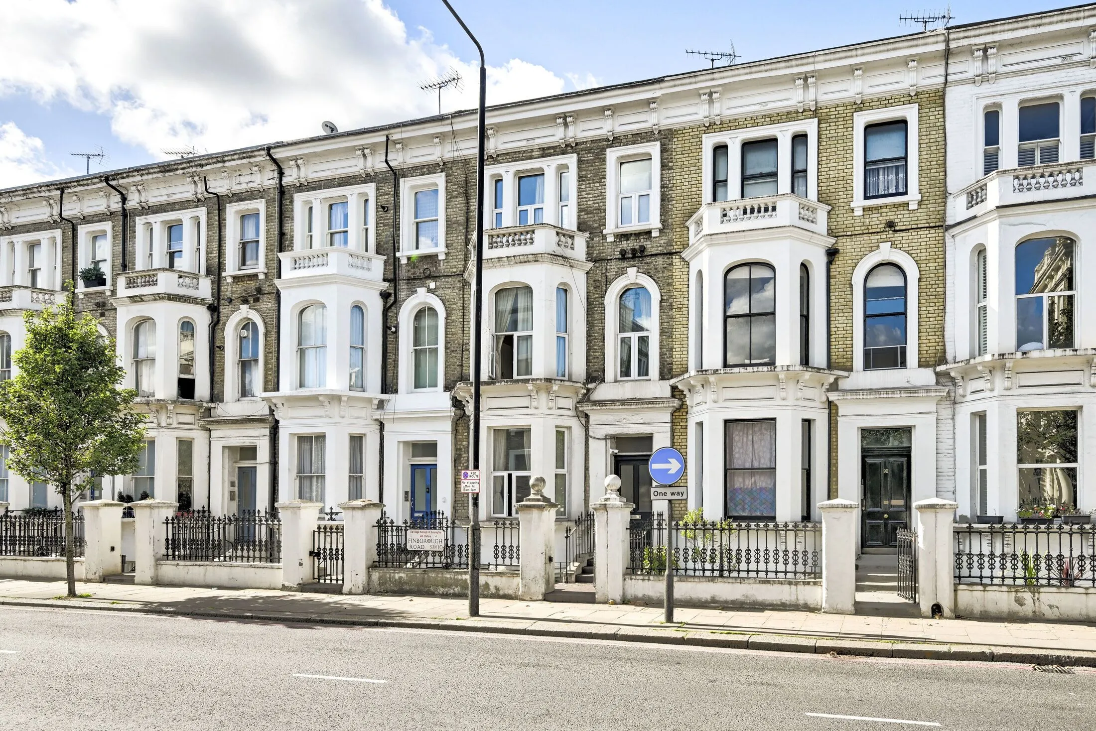Flat Ifield Road in Greater London