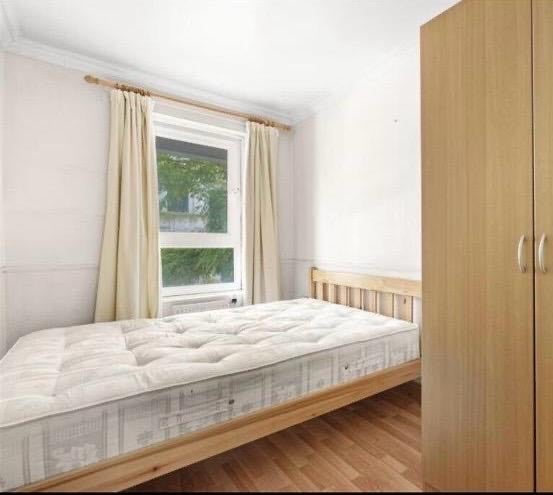 Room Patriot Square in Greater London