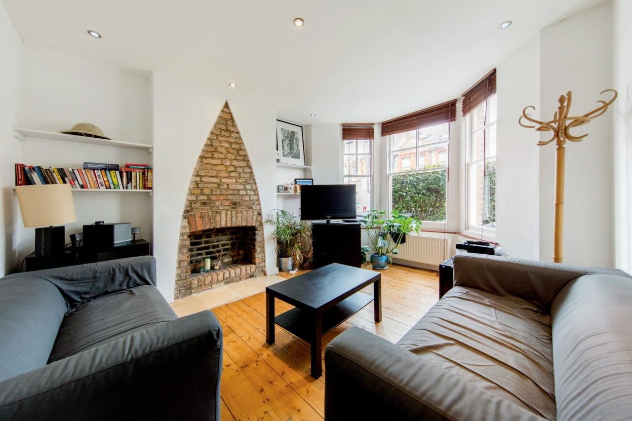 Flat Endymion Road in Greater London