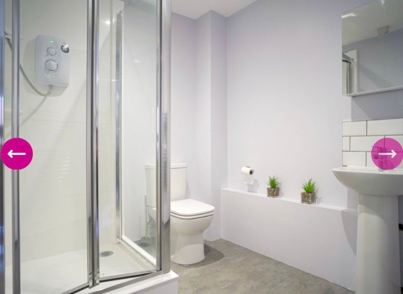 Room Moss Lane East in Manchester