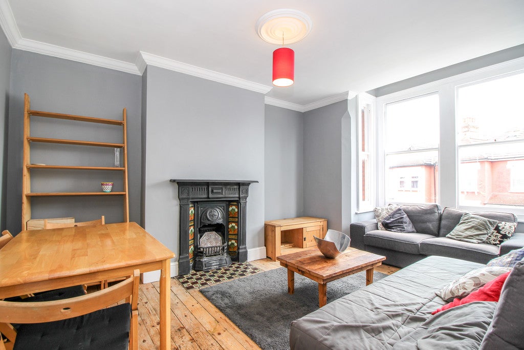 Flat Sandringham Road in Greater London