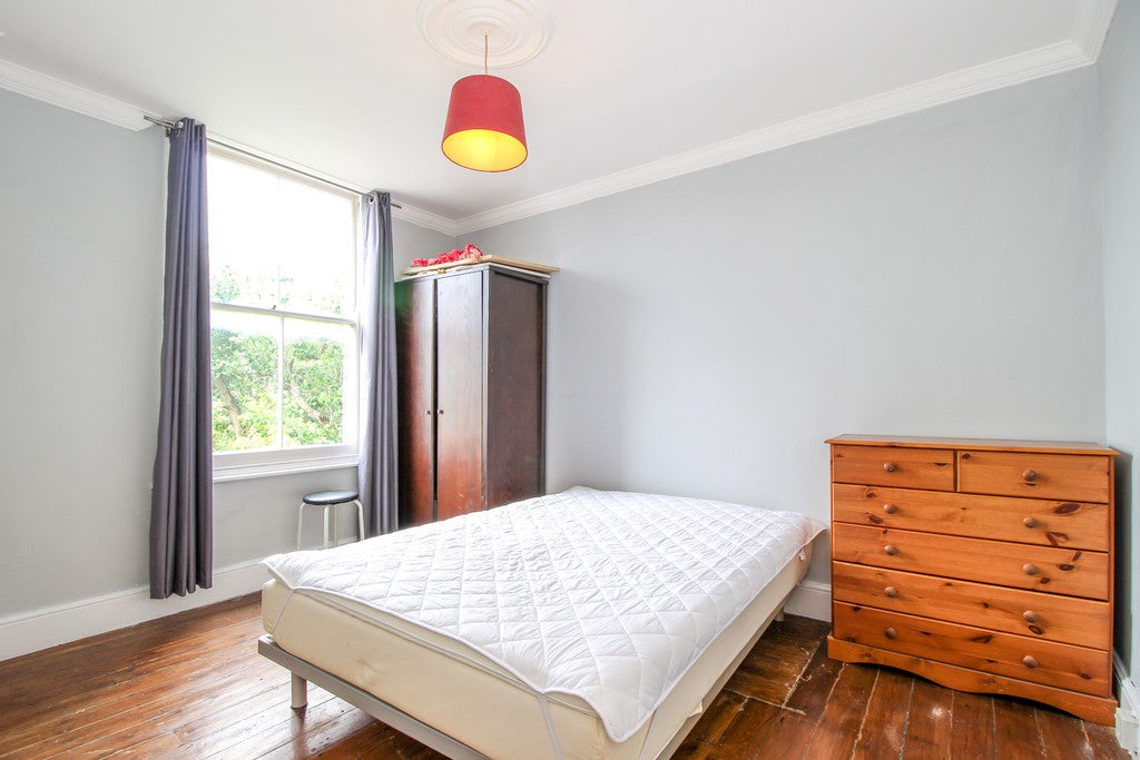 Flat Sandringham Road in Greater London