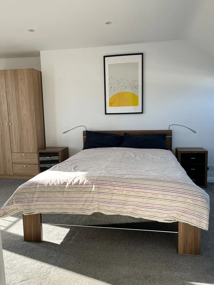 Room Wydehurst Road in Greater London