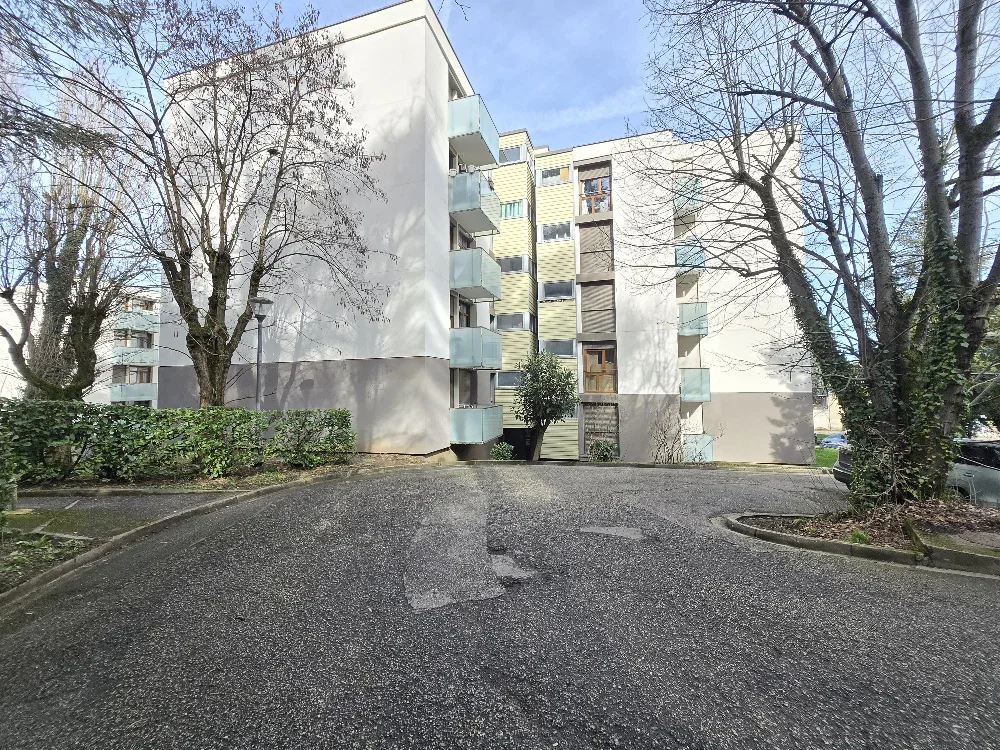 Appartement Rue Eugène Vial à Oullins-Pierre-Bénite