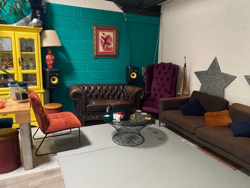 Room Saw Mill Way in Greater London