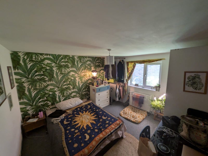 Room Saw Mill Way in Greater London