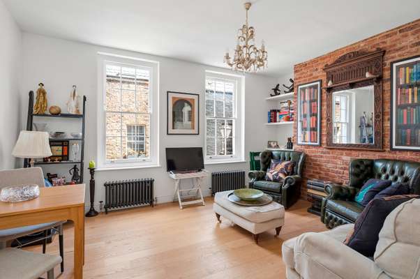 Flat Charlton Place in Greater London