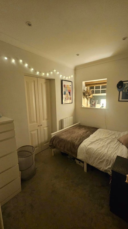 Room Clapham Park Road in Greater London