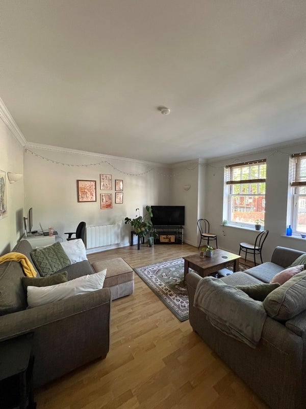 Room Clapham Park Road in Greater London