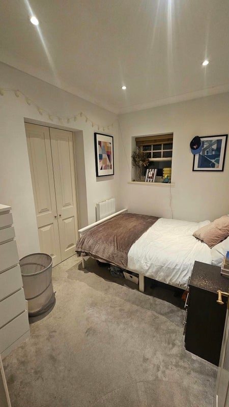 Room Clapham Park Road in Greater London