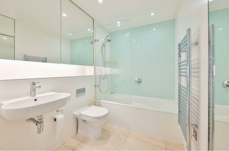 Room Walworth Road in Greater London