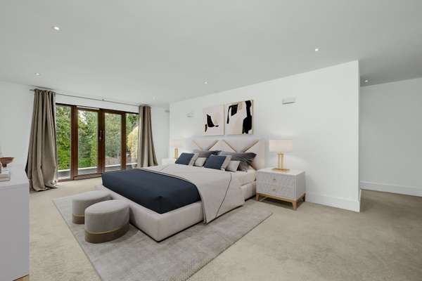 House Warren Close in Elmbridge