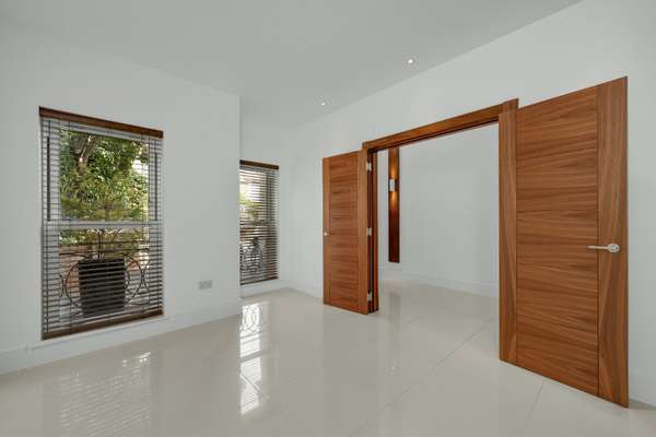 House Warren Close in Elmbridge