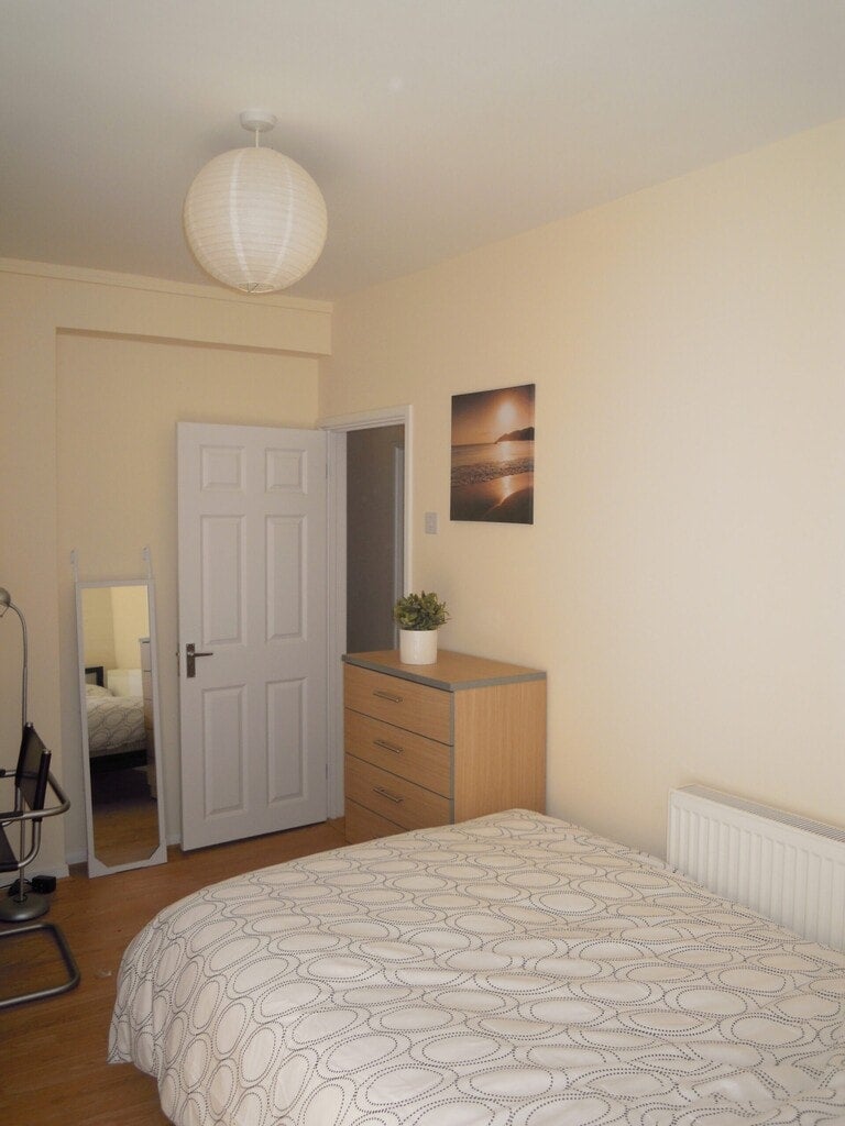 Room Patrick Connolly Gardens in Greater London