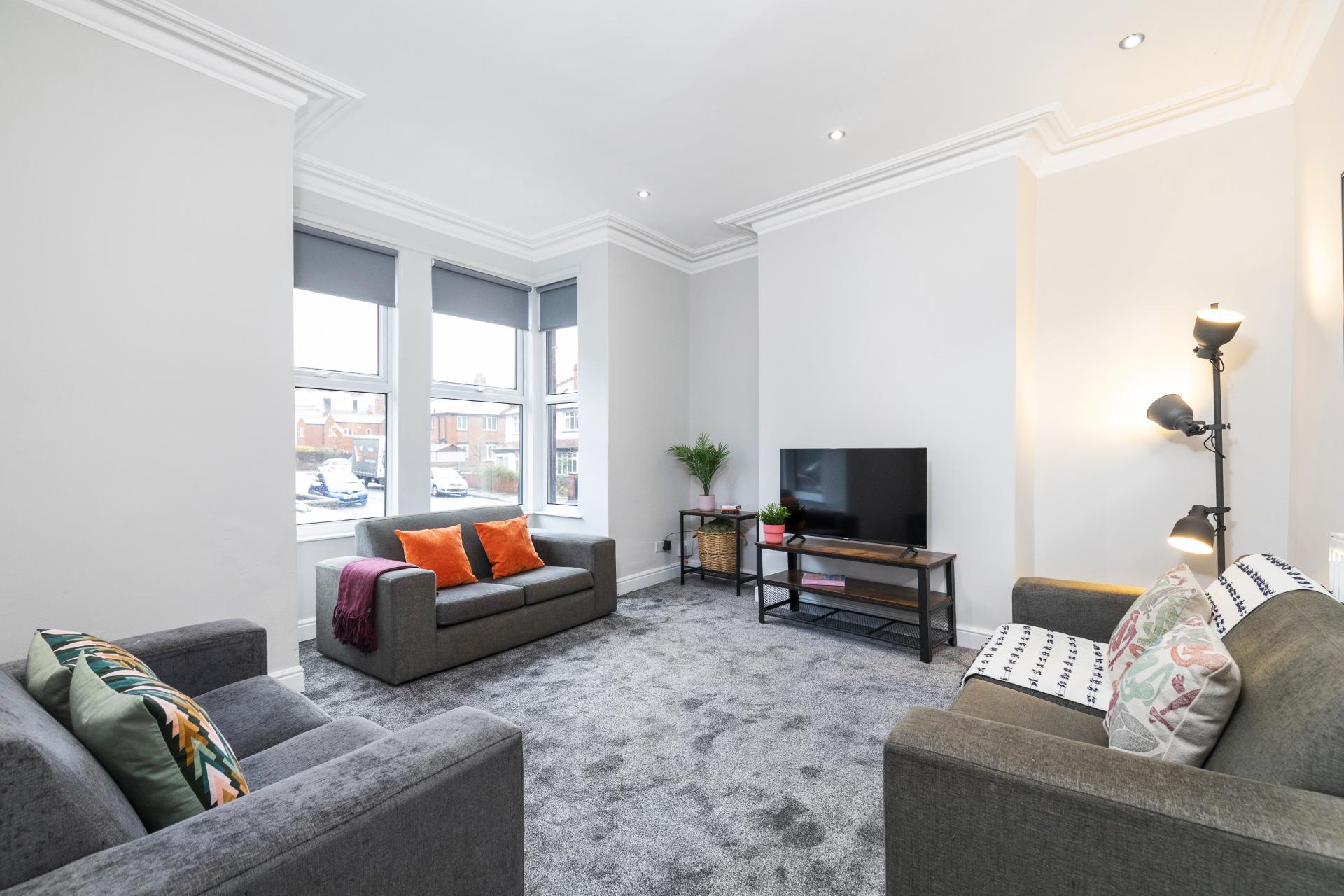 Room Hartley Avenue in Leeds