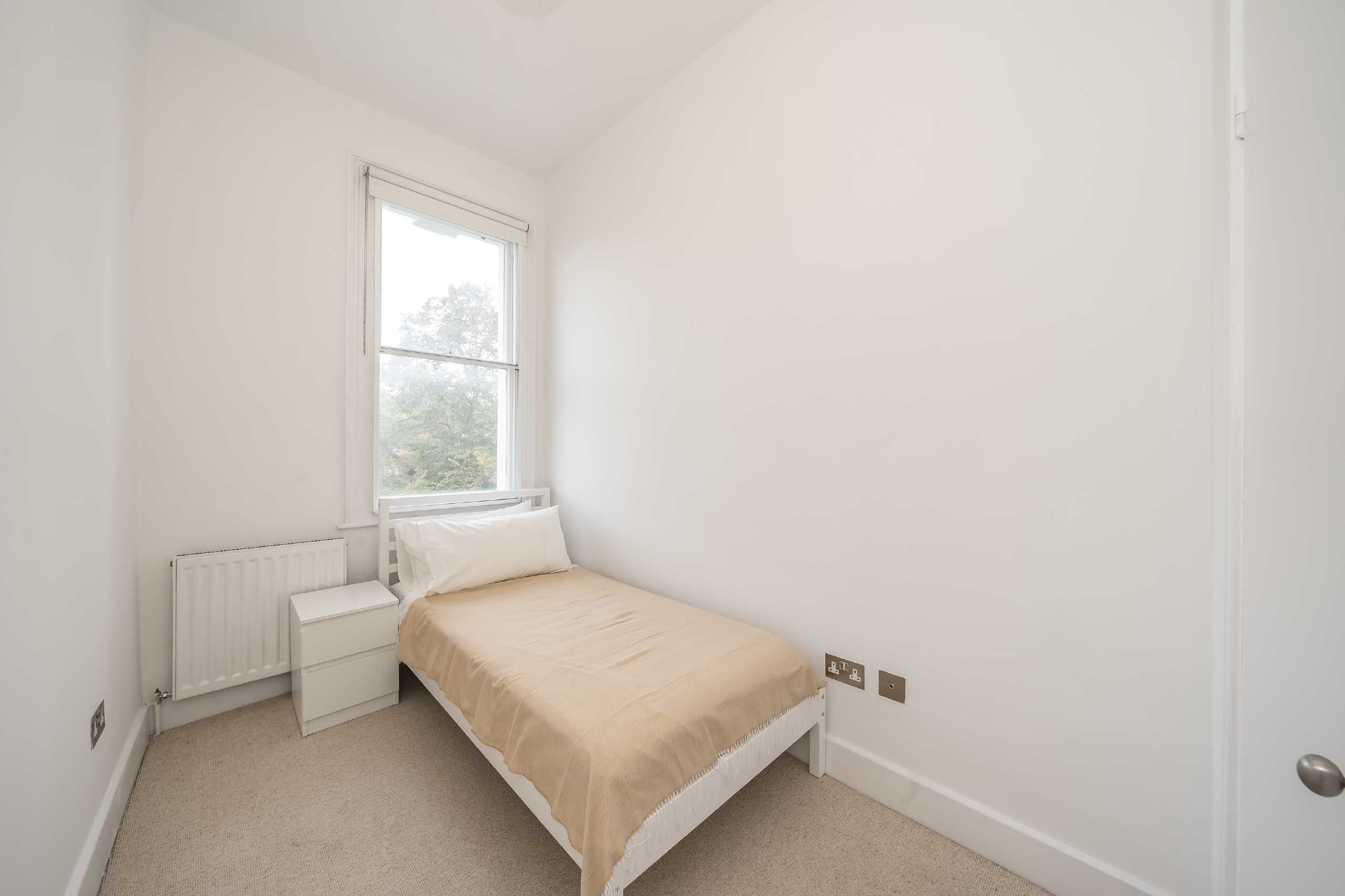 Flat Colville Terrace in Greater London