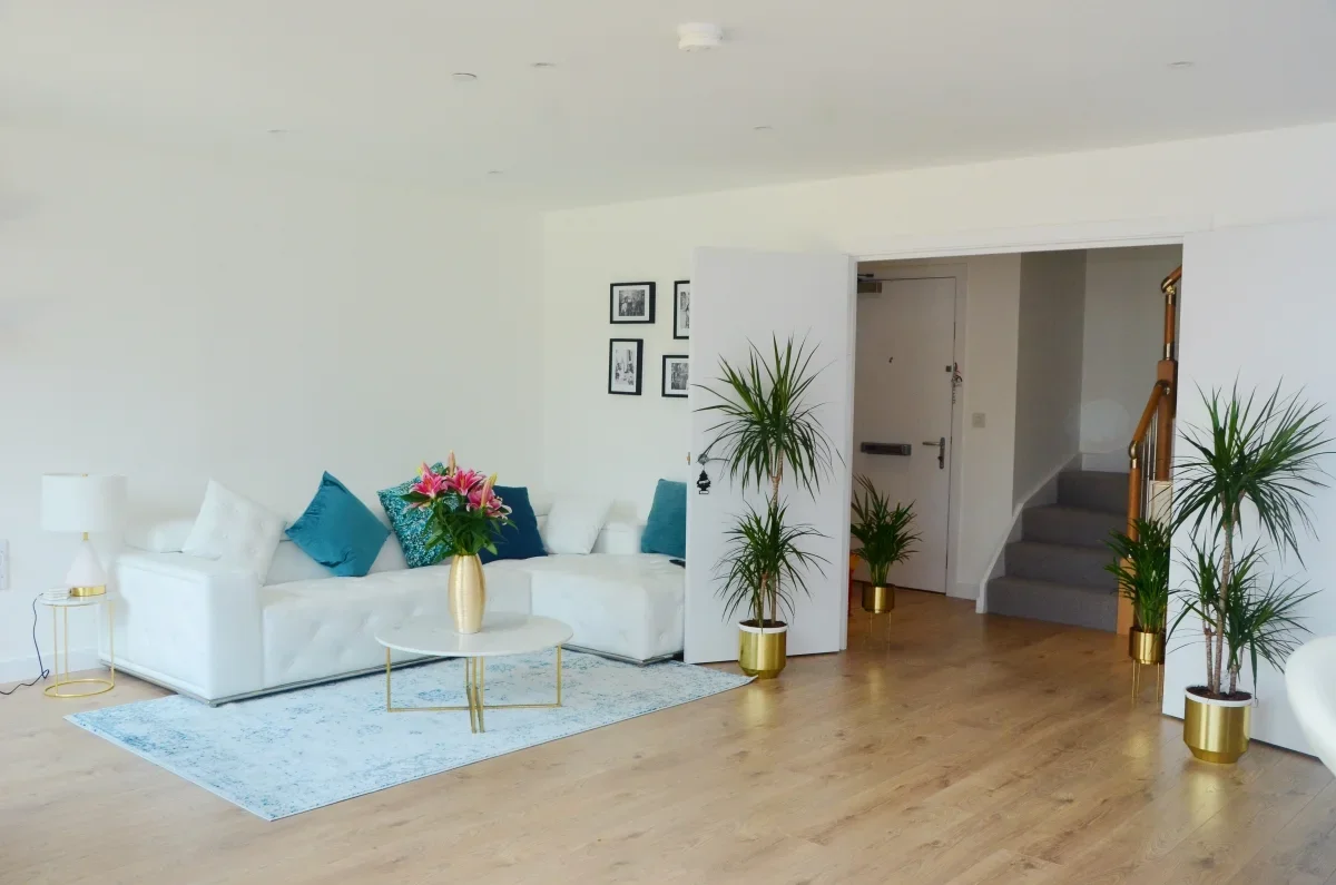 Flat Forrester Way in Greater London