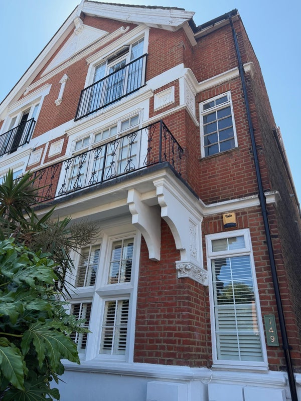 Room Sternhold Avenue in Greater London