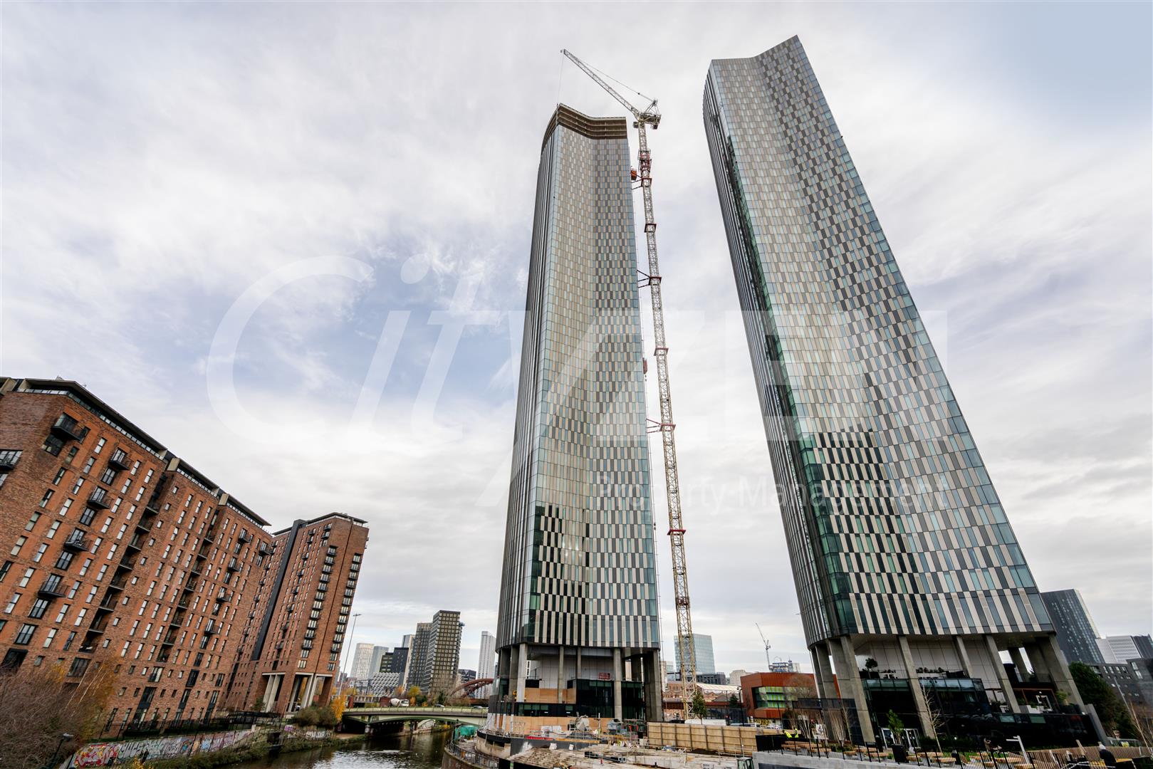Flat Trinity Way in Salford