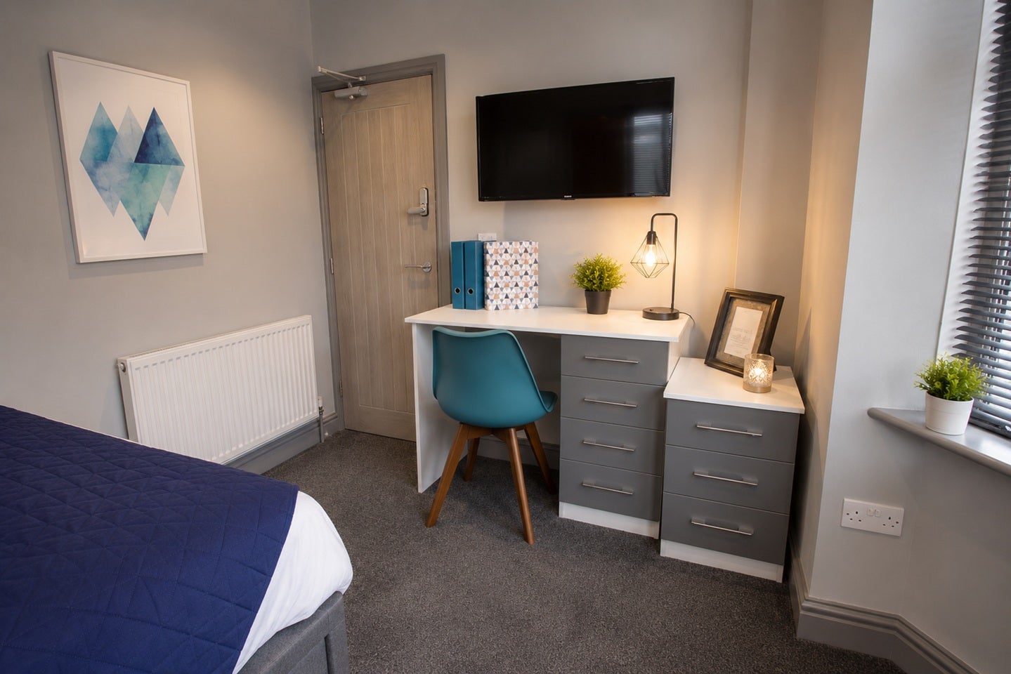 Room Dulverton Road in Leicester