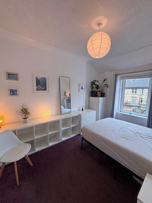 Room St Kenneth Drive in Glasgow